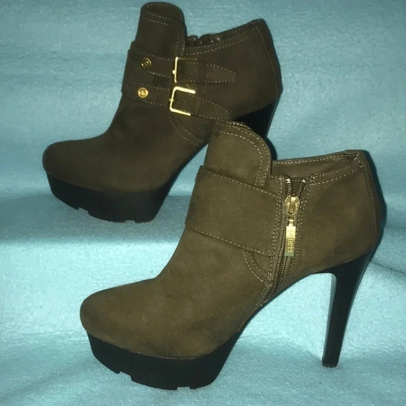 GUESS ELNORRE suede platform boots gold buckles,olive brown color NEW SZ 7 1/2 M - Picture 1 of 7